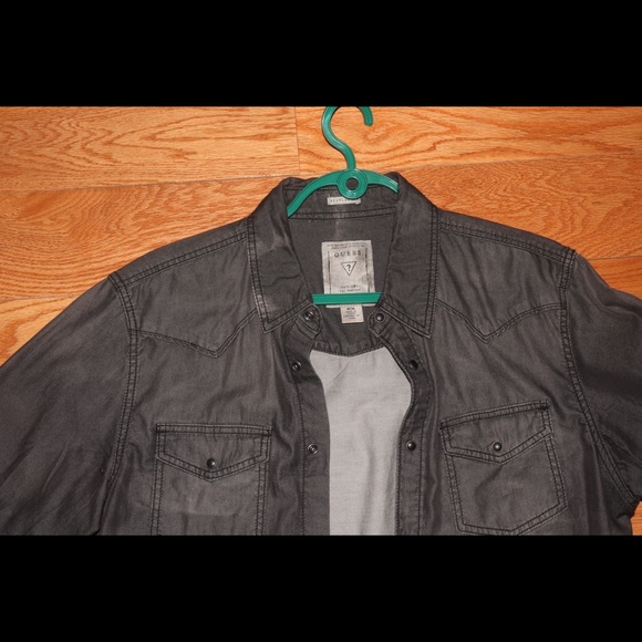 Guess button down - Picture 2 of 4